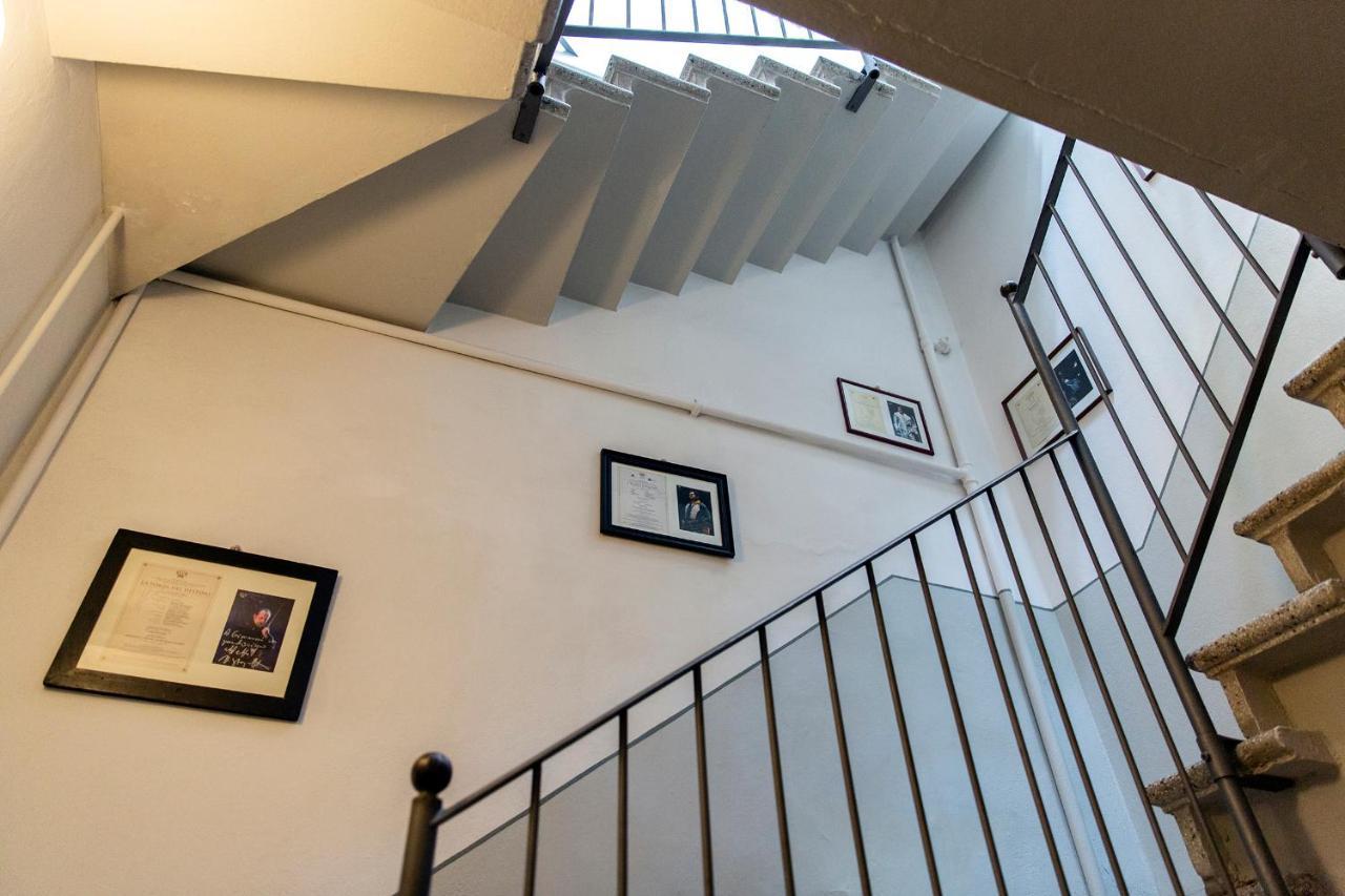 B&B Al Ducale And Apartments ปาร์มา ภายนอก รูปภาพ