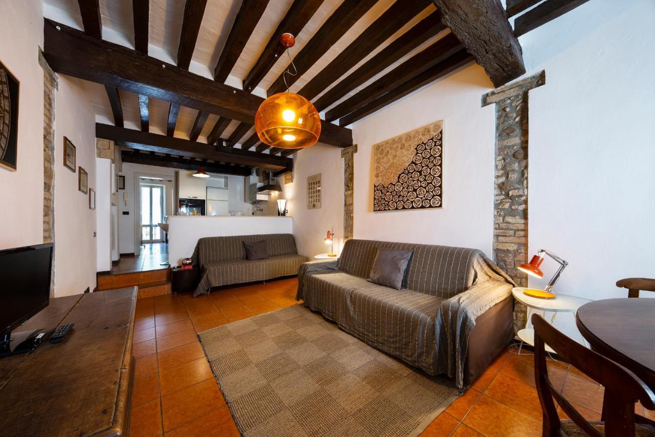 B&B Al Ducale And Apartments ปาร์มา ภายนอก รูปภาพ