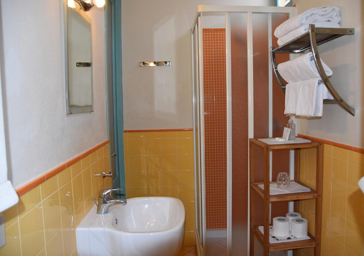 B&B Al Ducale And Apartments ปาร์มา ภายนอก รูปภาพ